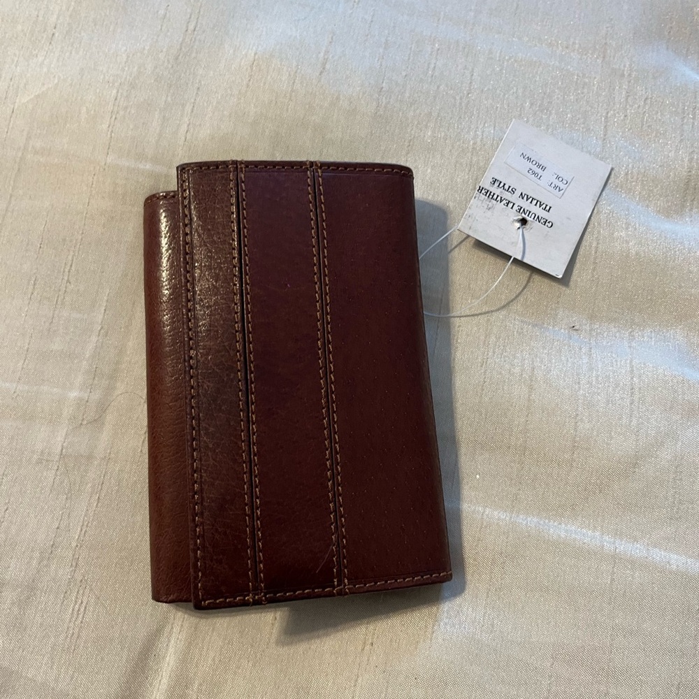 Italian style leather wallet
NWOT
Make offers please